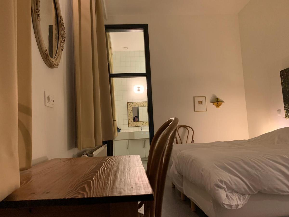 De Lotuspoort Met Mihr'S B&B In De Abdij Van Борнем Экстерьер фото
