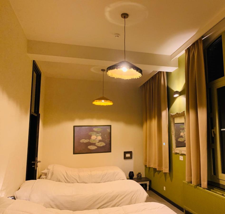 De Lotuspoort Met Mihr'S B&B In De Abdij Van Борнем Экстерьер фото