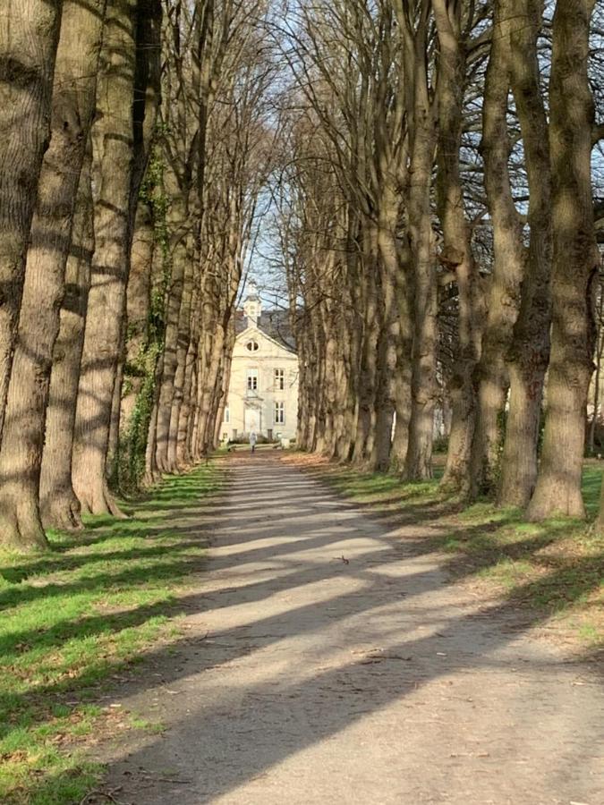 De Lotuspoort Met Mihr'S B&B In De Abdij Van Борнем Экстерьер фото