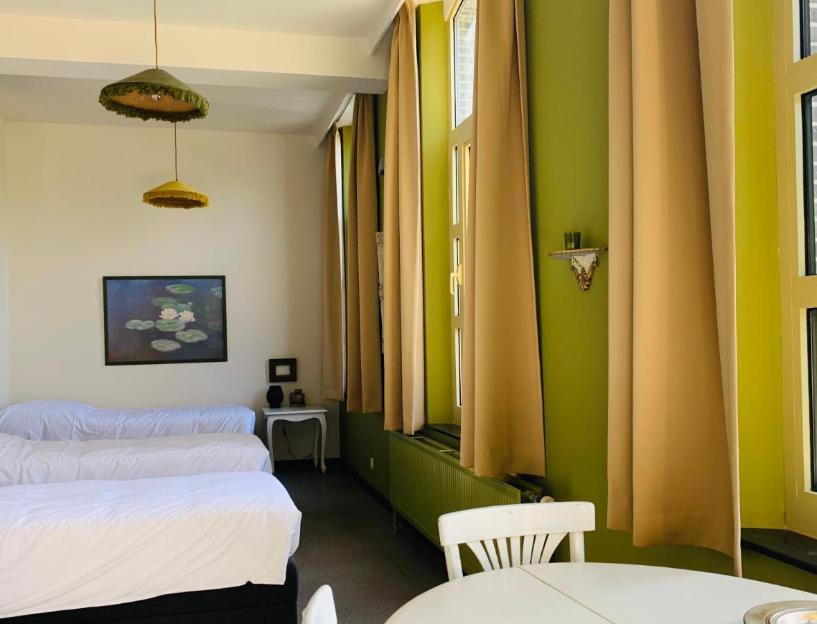 De Lotuspoort Met Mihr'S B&B In De Abdij Van Борнем Экстерьер фото