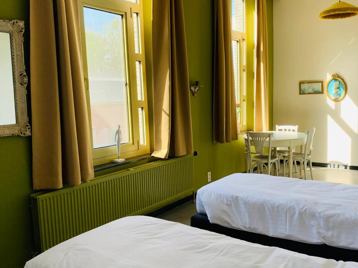 De Lotuspoort Met Mihr'S B&B In De Abdij Van Борнем Экстерьер фото