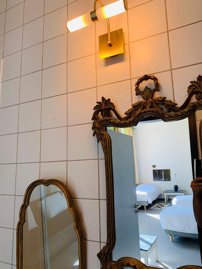 De Lotuspoort Met Mihr'S B&B In De Abdij Van Борнем Экстерьер фото