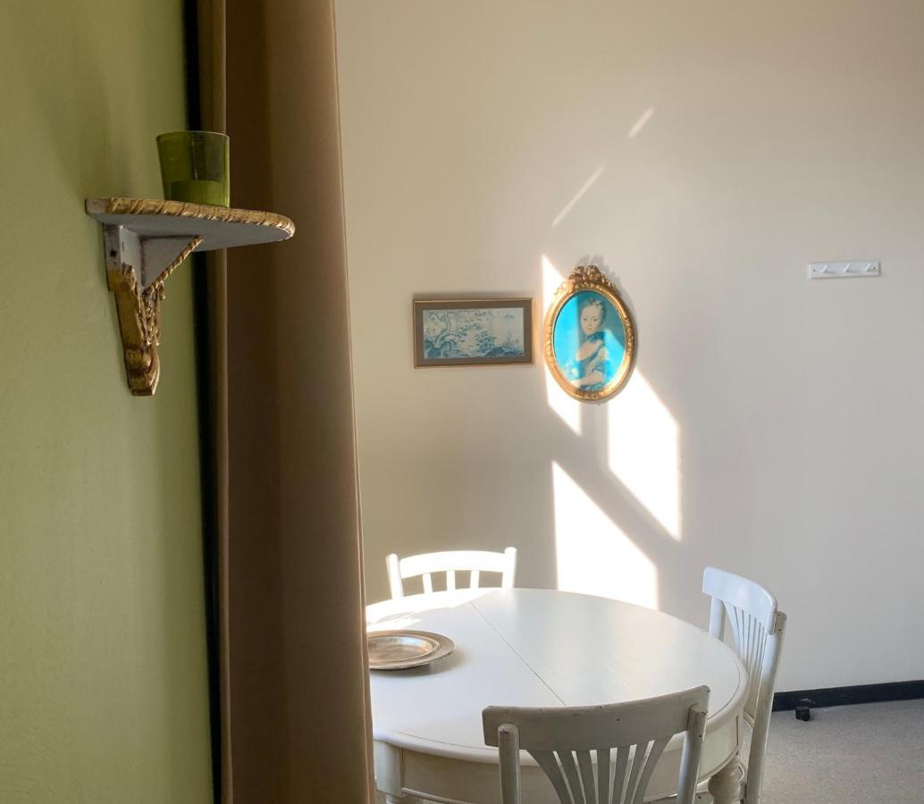 De Lotuspoort Met Mihr'S B&B In De Abdij Van Борнем Экстерьер фото